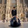 Deutschland aus anderer Sicht: Chinese vor dem Kölner Dom