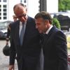 Bundeskanzler Merz (l.) und Präsident Macron setzen sich gegen das Verbrenner-Aus ein (Archivbild).