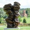 „Stack“ von Tony Cragg – ein Werk des „Purple Path“