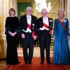 Bundespräsident Steinmeier (2.v.l.) und seine Frau Elke Büdenbender (l) mit König Charles III. und Königin Camilla