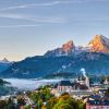 Eindrucksvolles Panorama: Berchtesgaden und der Watzmann 