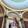 Stefanie Meisgeier im Kuppelsaal der Alten Nationalgalerie 