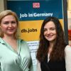 Zwei Ukrainerinnen bei einer Jobberatung 
