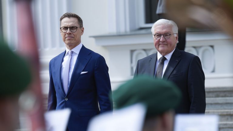 Bundespräsident Frank-Walter Steinmeier und Finnlands Präsident Alexander Stubb