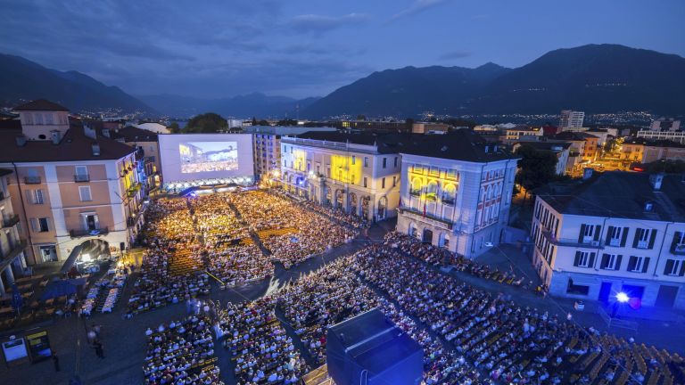 Blick auf die Piazza Grande beim Filmfestival Locarno.