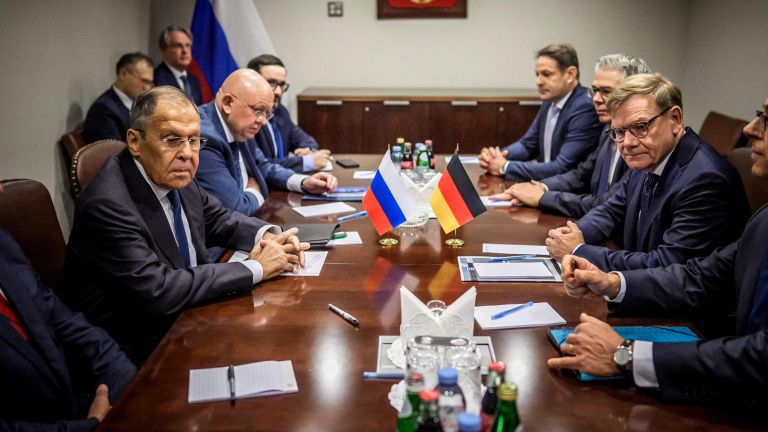 Wadephul und Lawrow bei einem Treffen am Rande der Sitzung der UN-Generalversammlung. 