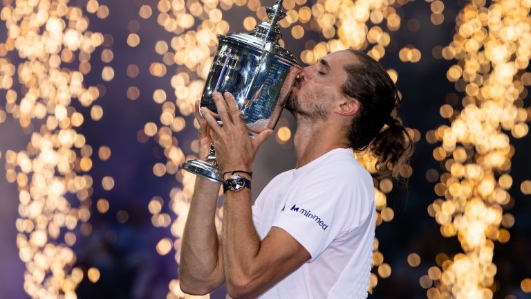 Alexander Zverev bei der Siegerehrung nach seinem Triumph bei den US Open in New York.