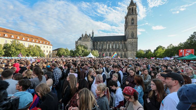 Menschenmenge bei einer Demonstration