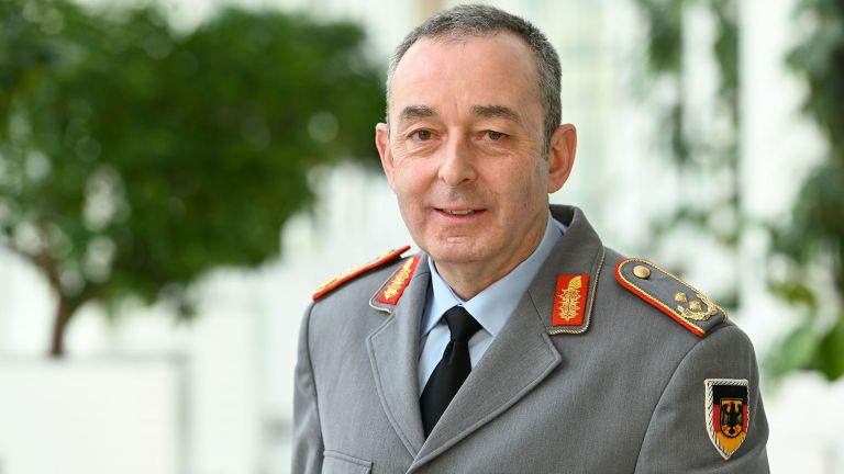 General Carsten Breuer