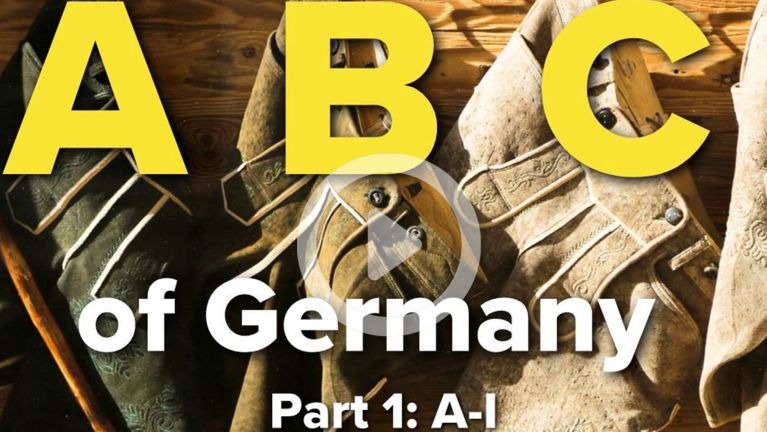 1/3 - Autobahn, Bargeld, CO2 Bilanz: Understanding Germany from A to Z