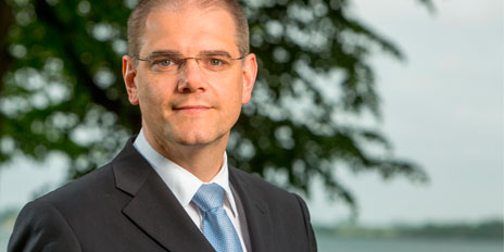 Oberbürgermeister Dr. Alexander Badrow